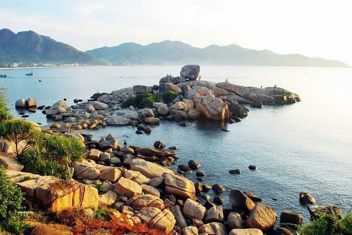 Hòn Chồng - Hòn Vợ